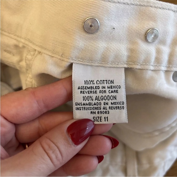 LEI - Junior’s Khaki Shorts Size 11 Flower Patch Vintage 3” Inseam - Picture 6 of 9